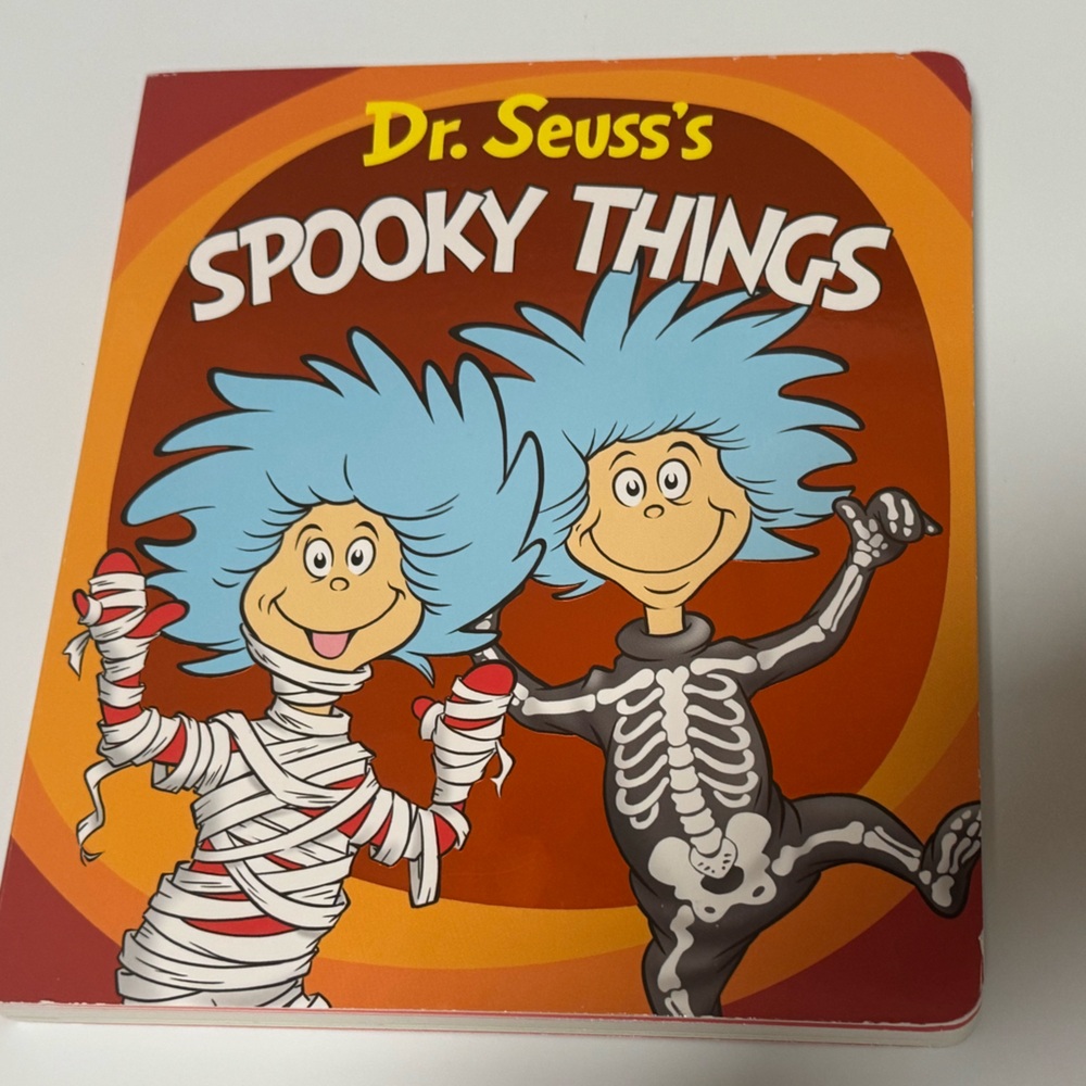 Dr. Seuss's Spooky Things Board Book / HALLOWEEN BOOK 🎃🎃